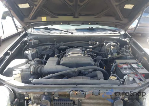 2002 Toyota Tundra Sr5 V8 из США, поврежденный, VIN 5TBBT44152S315105